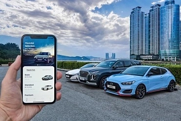 CAAS car subscription platform with mobile app and multiple cars available for monthly plans